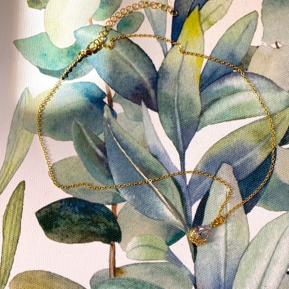 🔴 BOGO! Gold and Faux crystal vintage style pendant necklace - Picture 9 of 10